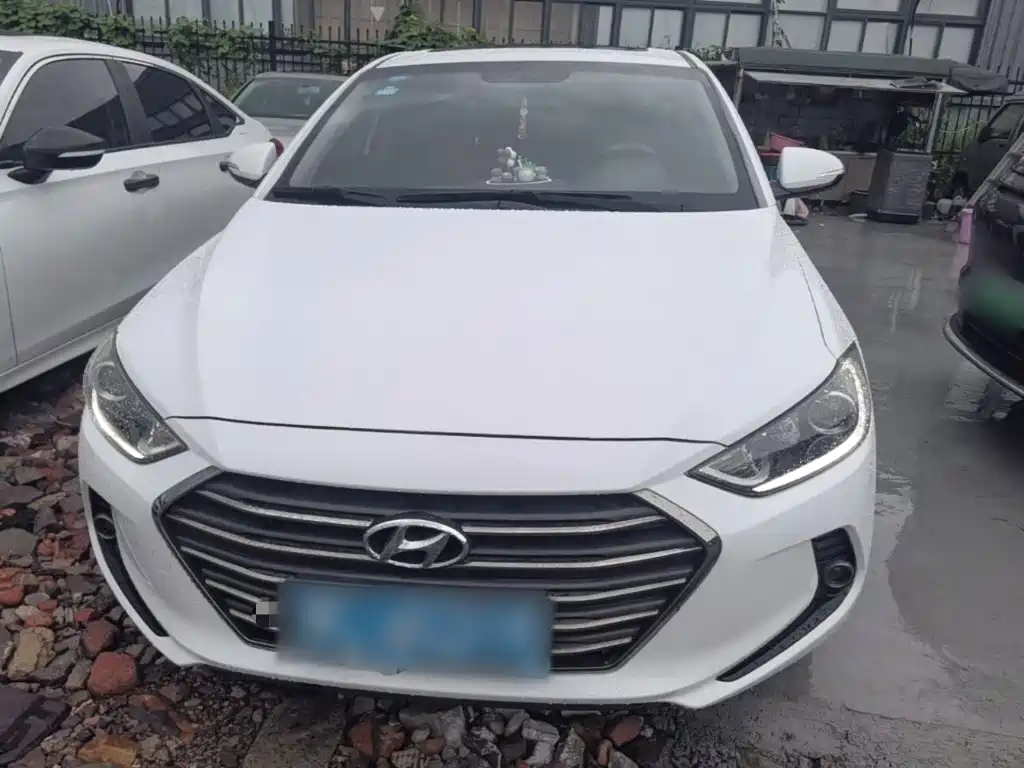 Hyundai Elantra — миниатюра 3