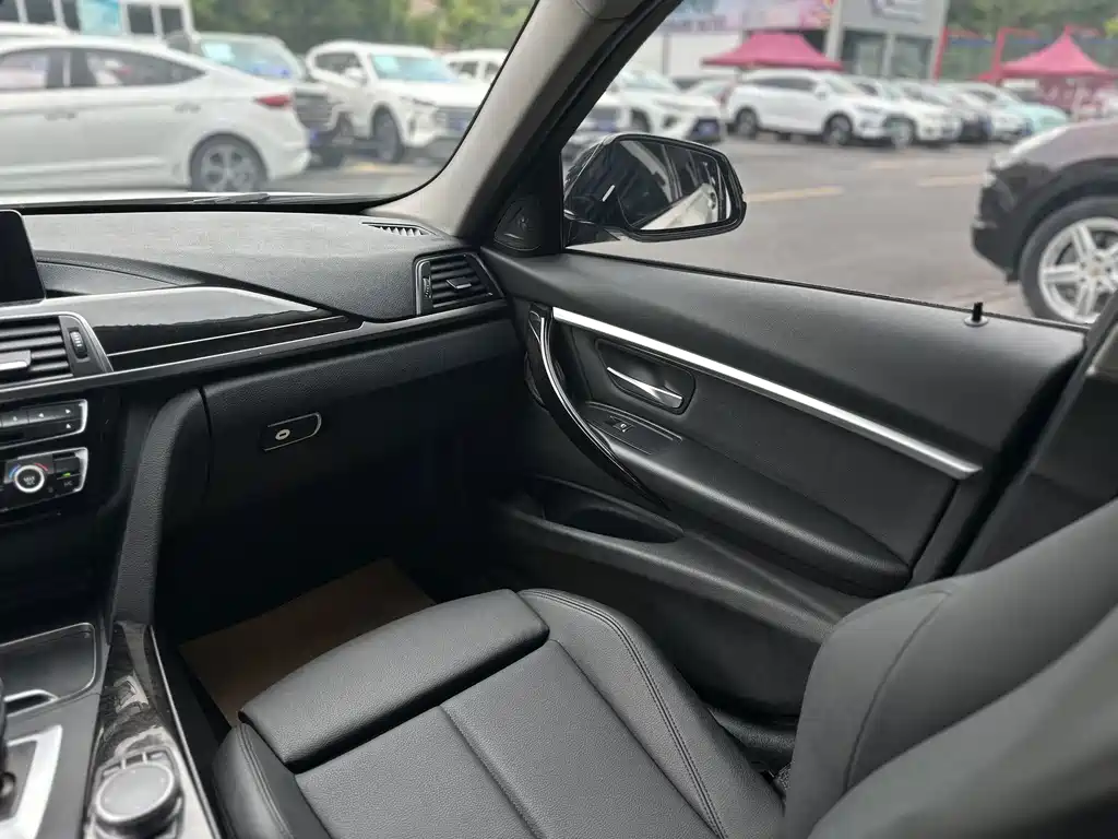 BMW 3 Series — миниатюра 13