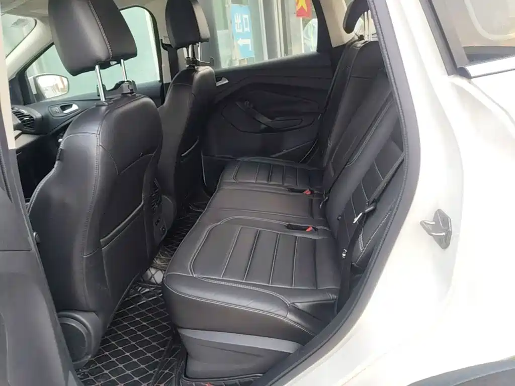 Ford Kuga — миниатюра 17