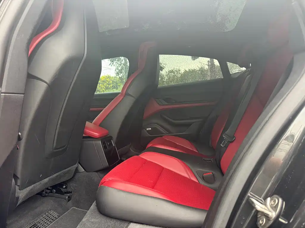 Porsche Taycan — миниатюра 8
