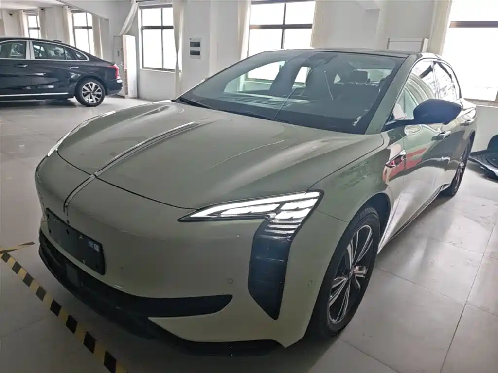 Hongqi Hongqi EH7 2025