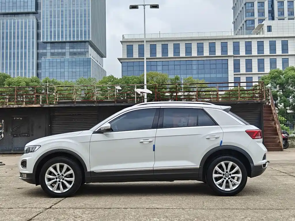 Volkswagen T-Roc — миниатюра 4