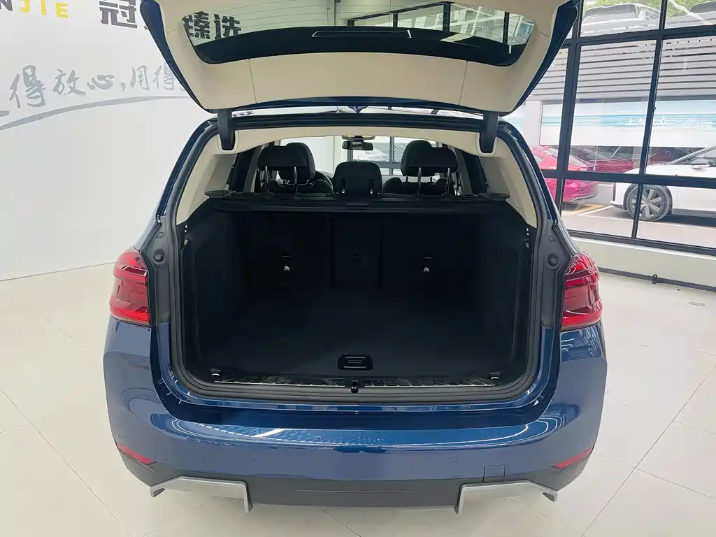 BMW iX3 — миниатюра 15