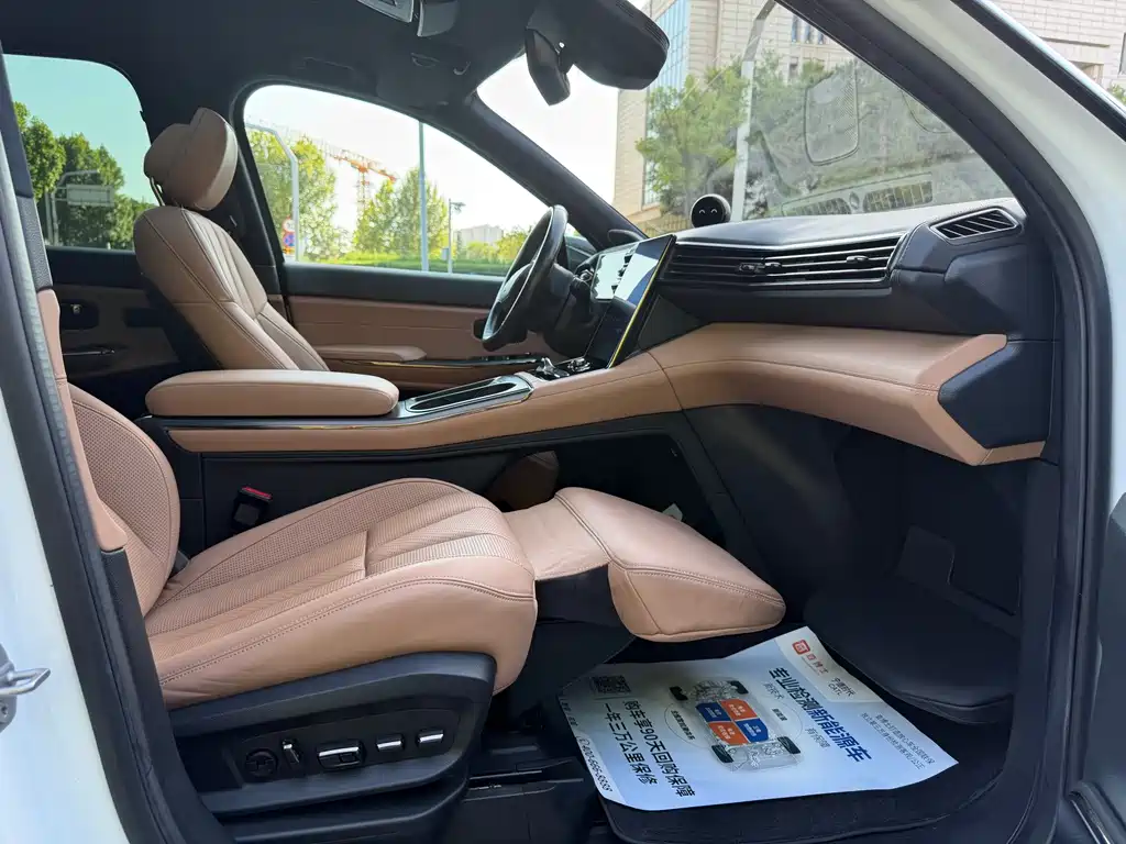 NIO ES8 — миниатюра 12