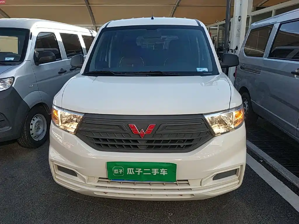 Wuling Hongguang V — миниатюра 3