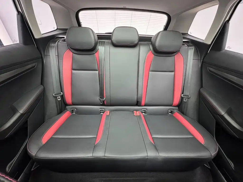 Skoda Karoq — миниатюра 10