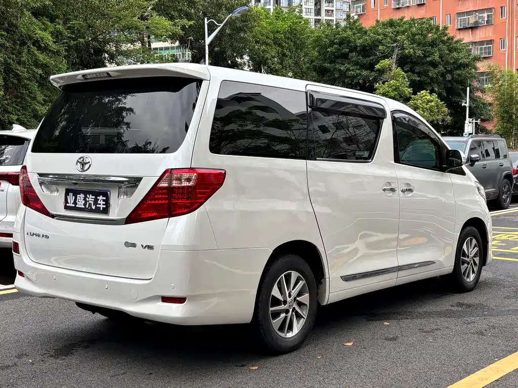 Toyota Alphard 2011 3.5L Luxury