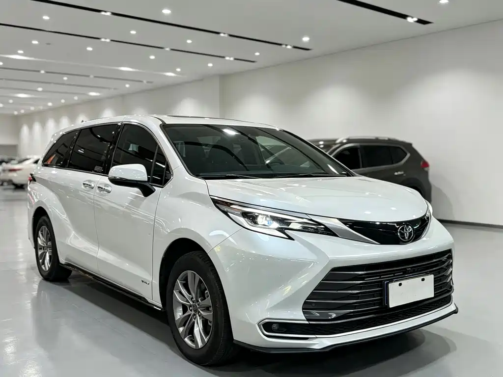 Toyota Sienna 2024 2.5L Luxury