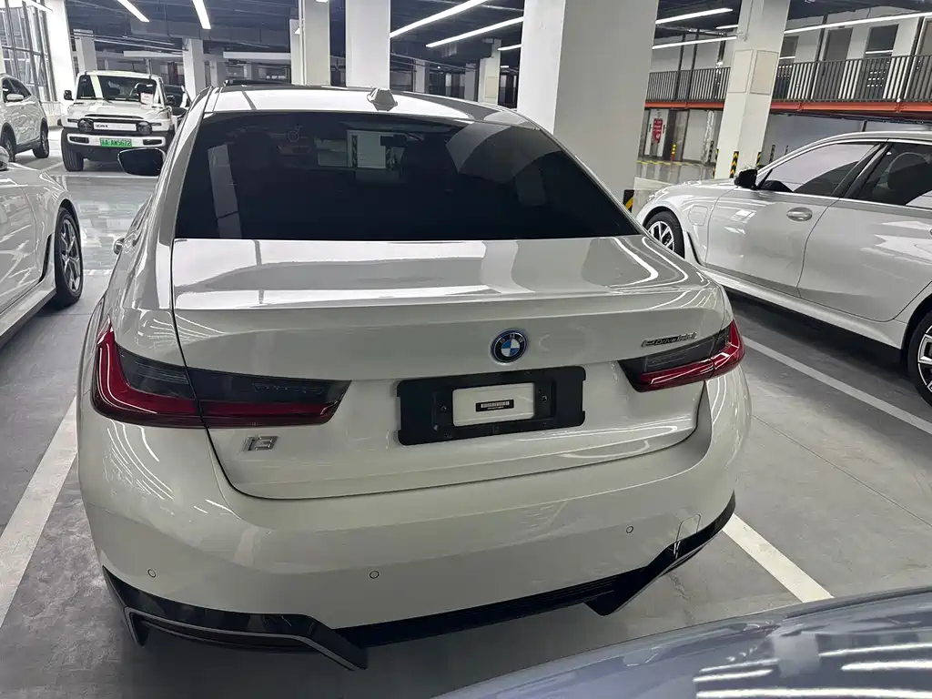 BMW i3 — миниатюра 21