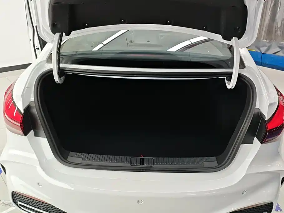 MG MG5 — миниатюра 4