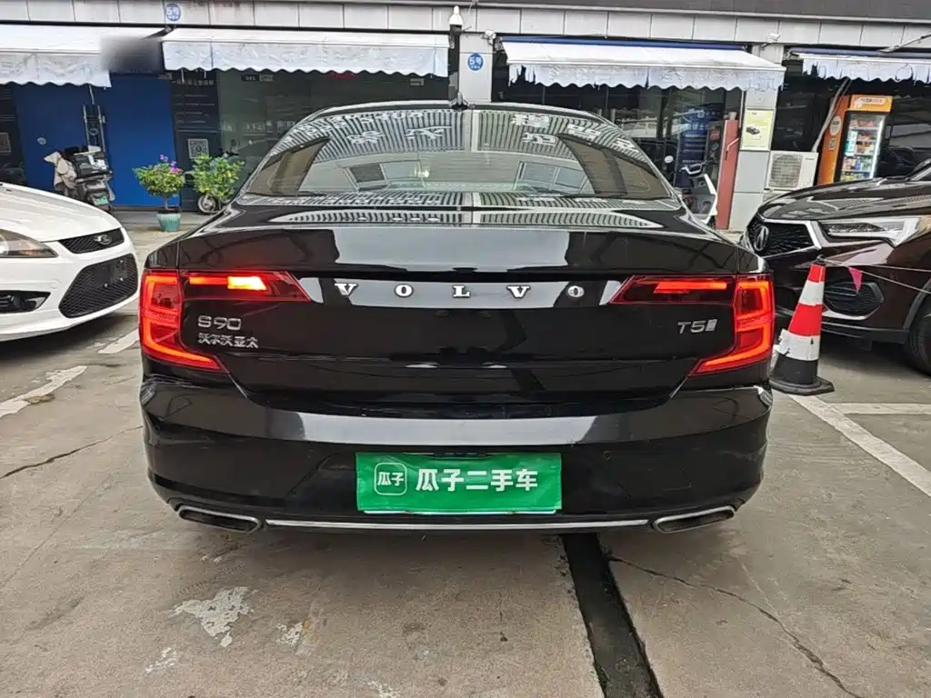 Volvo S90 — миниатюра 6