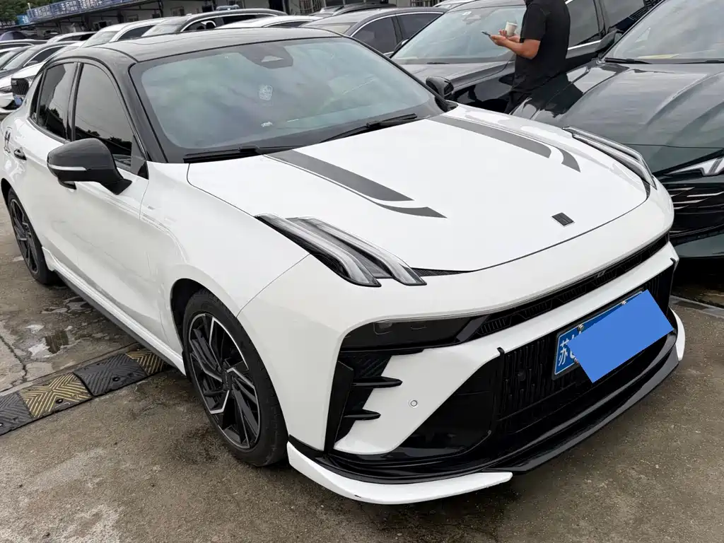 Lynk & Co 03 — миниатюра 3