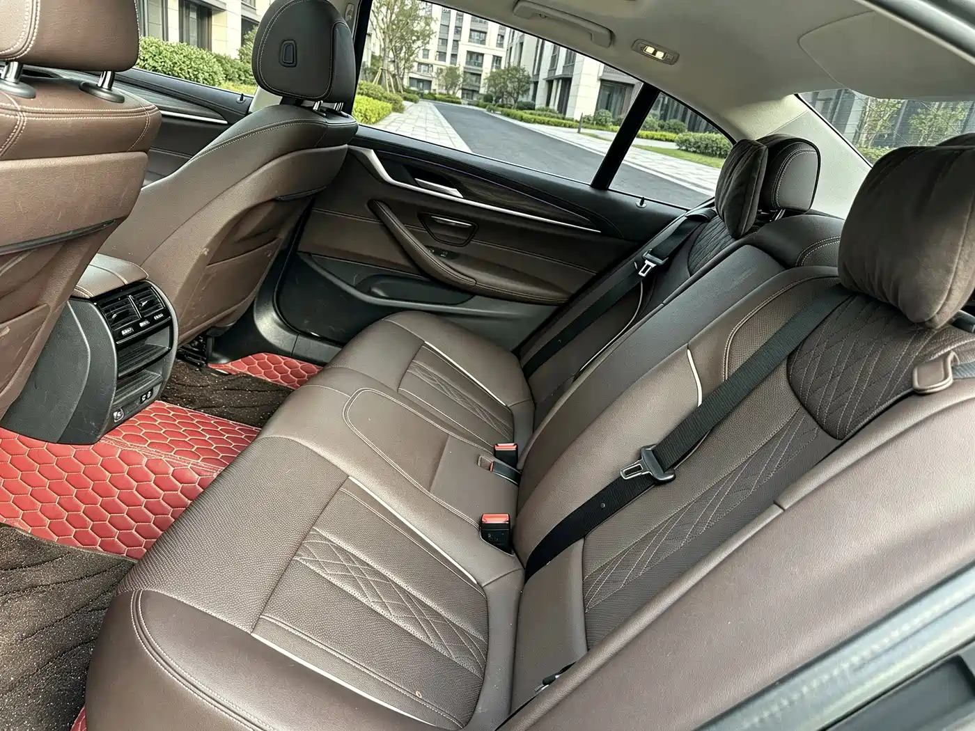 BMW 5 series 2021 Черный из Китая, фото 3