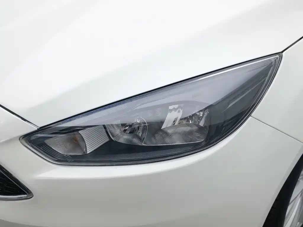 Ford Focus — миниатюра 7