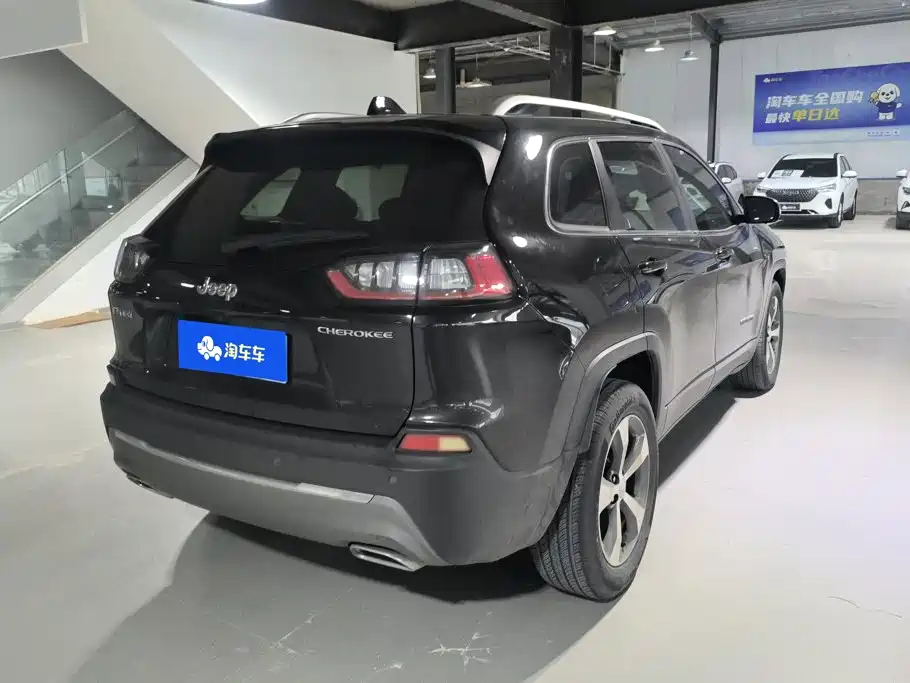 Jeep Cherokee — миниатюра 3