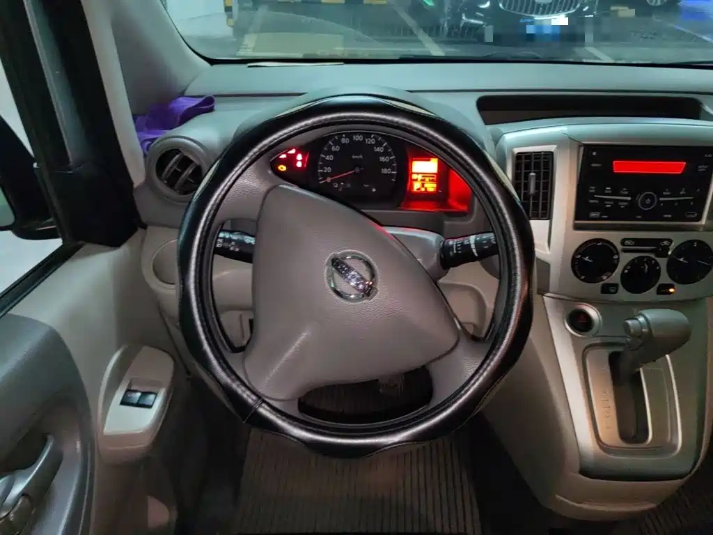 Nissan NV200 — миниатюра 6