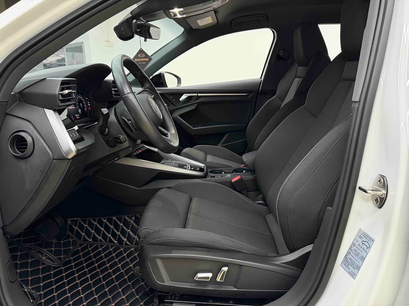 Audi A3 1.4 л 2022 г. Белый, пробег 38000 км