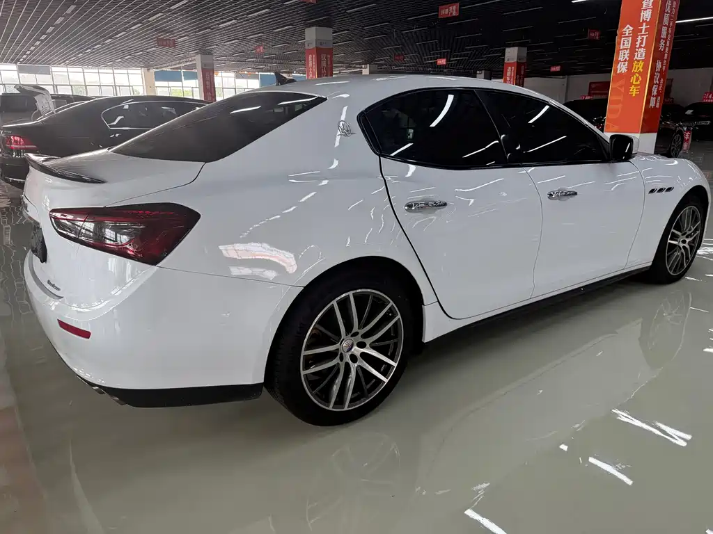 Maserati Ghibli — миниатюра 7