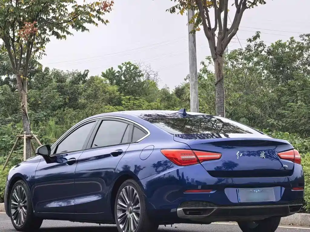 Hongqi Hongqi H5 — миниатюра 11