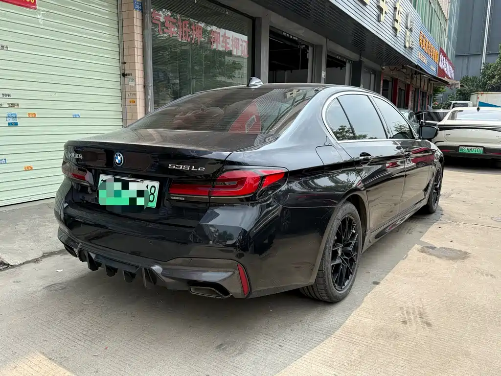 BMW 5 Series New Energy — миниатюра 7