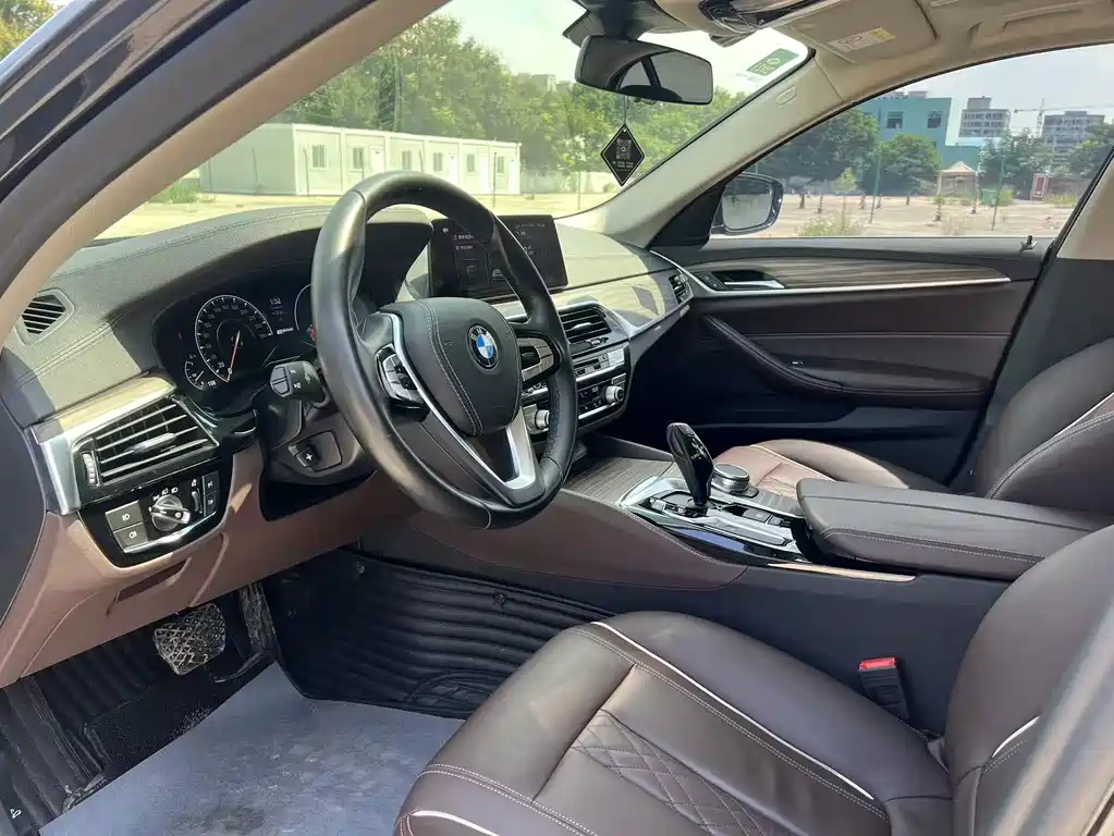 BMW 5 Series New Energy — миниатюра 4