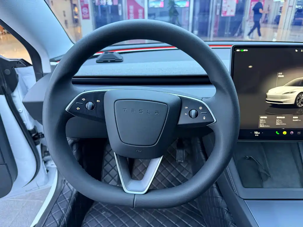 Tesla Model 3 — миниатюра 9