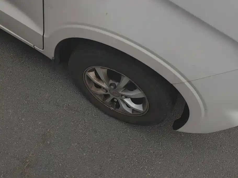 Wuling Hongguang V — миниатюра 6