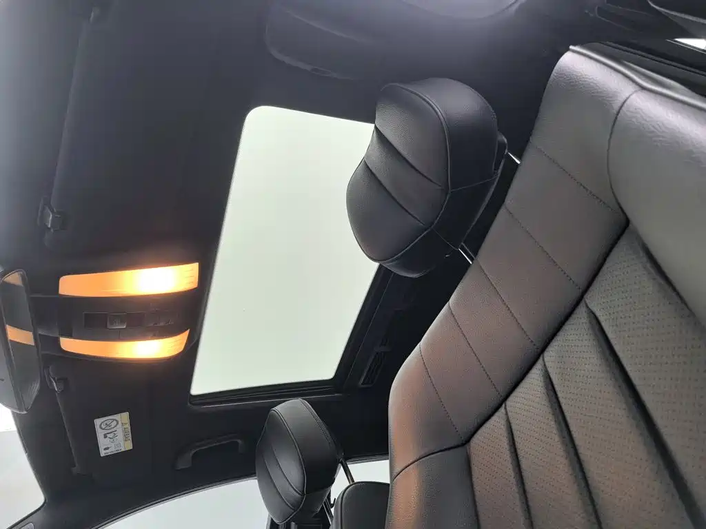 Mercedes-Benz E-Class — миниатюра 14