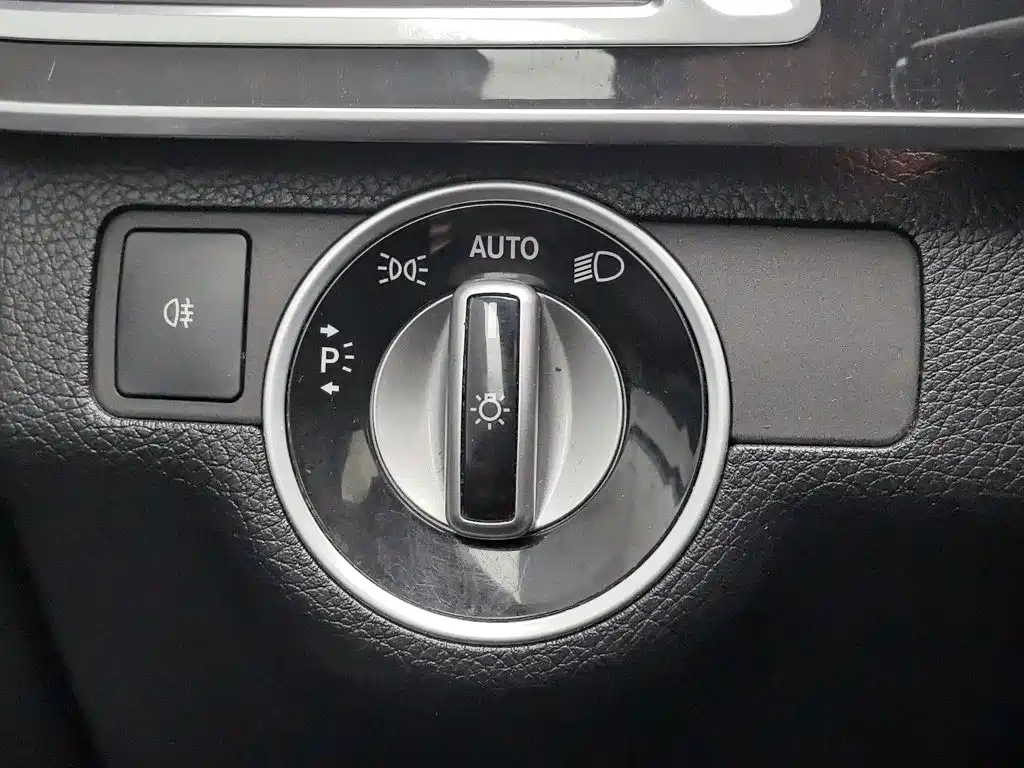 Mercedes-Benz E-Class — миниатюра 21