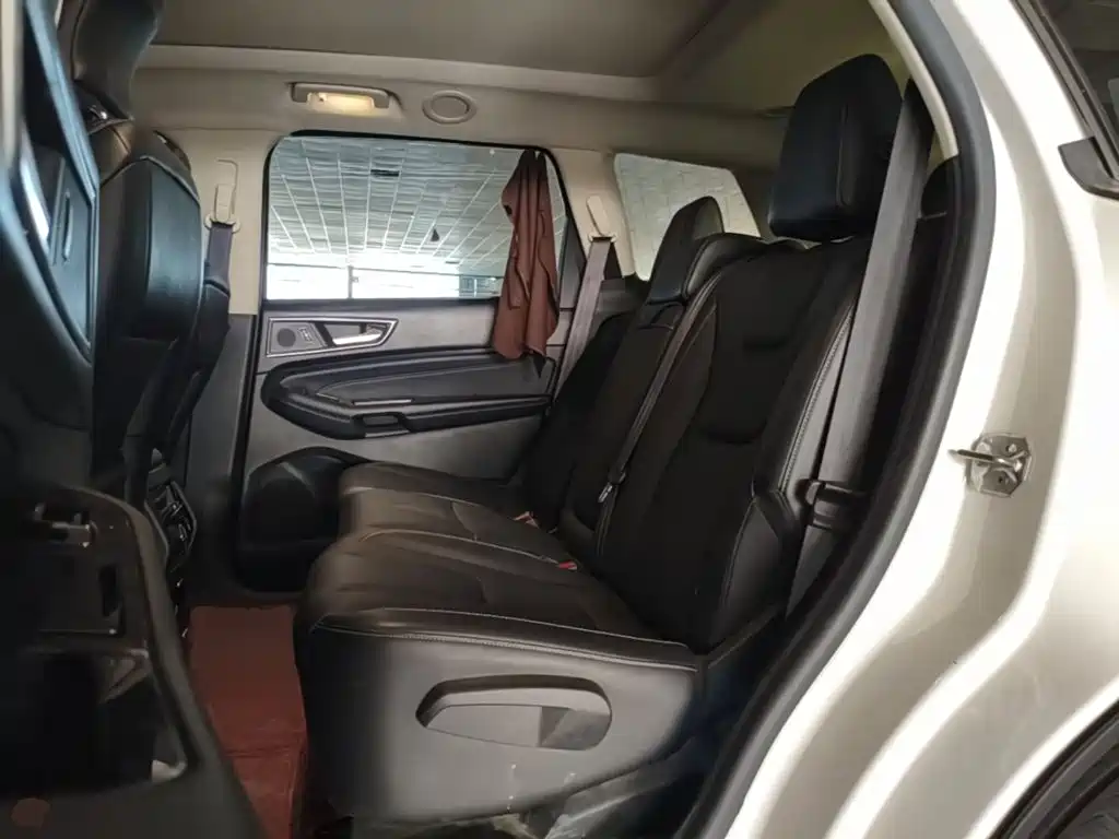 Ford Edge — миниатюра 17