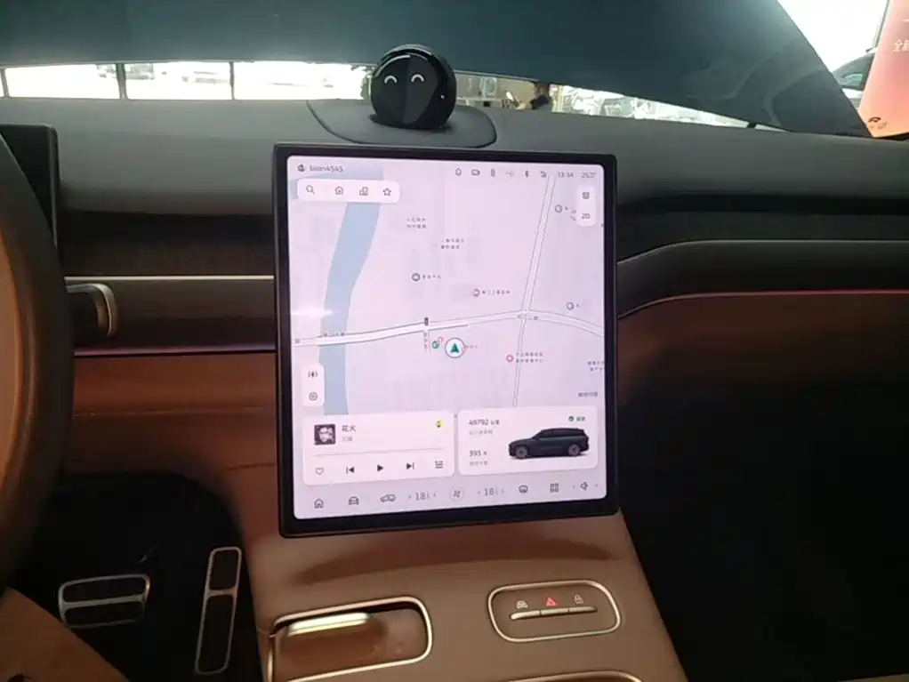 NIO ES8 — миниатюра 13