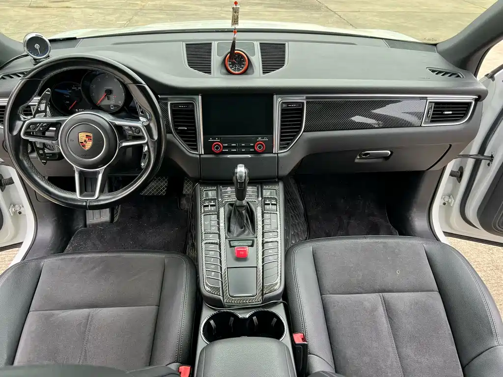 Porsche Macan — миниатюра 4