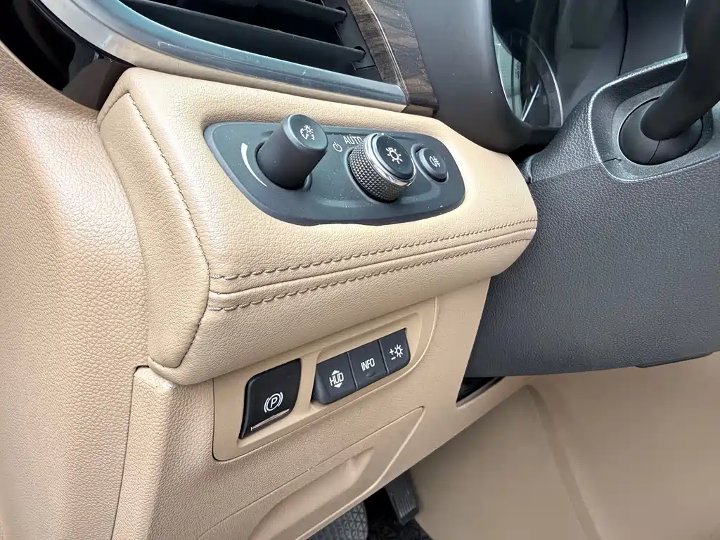 Buick GL8 — миниатюра 10