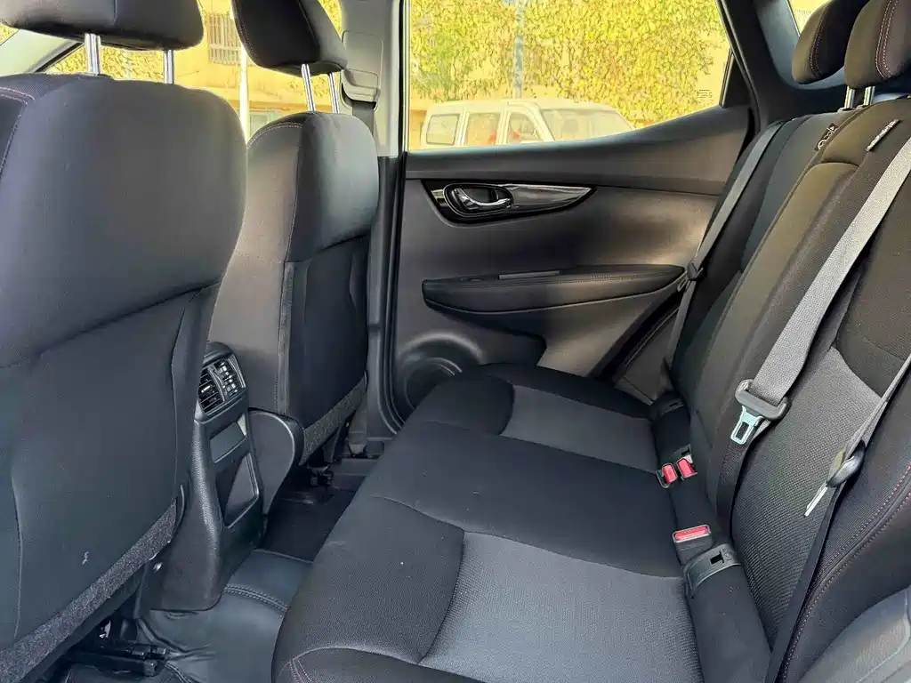 Nissan Qashqai — миниатюра 6