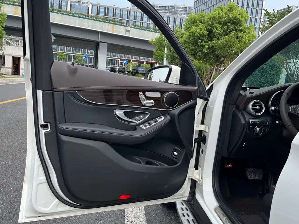 Mercedes-Benz GLC — миниатюра 13