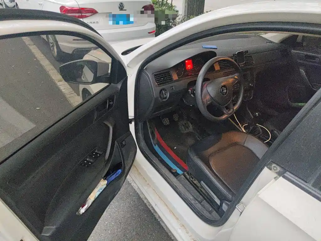 Volkswagen Santana — миниатюра 17