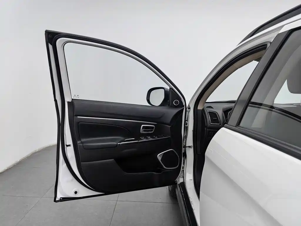 Mitsubishi ASX — миниатюра 8