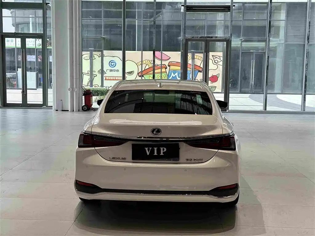 Lexus ES — миниатюра 5