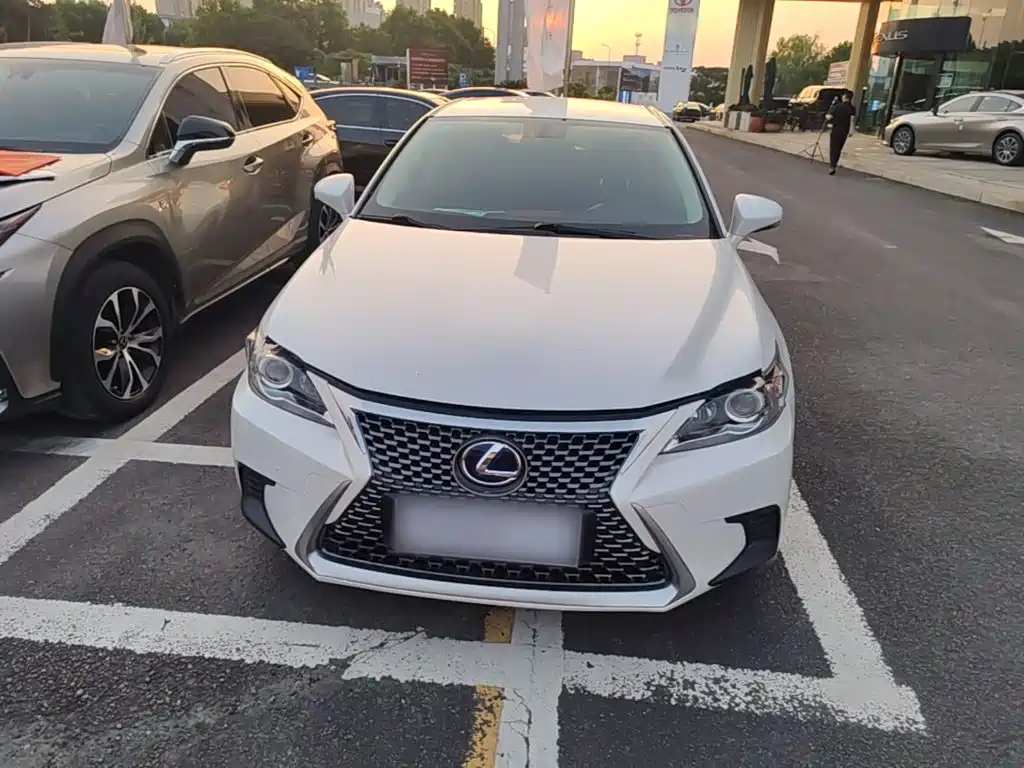 Lexus CT — миниатюра 3
