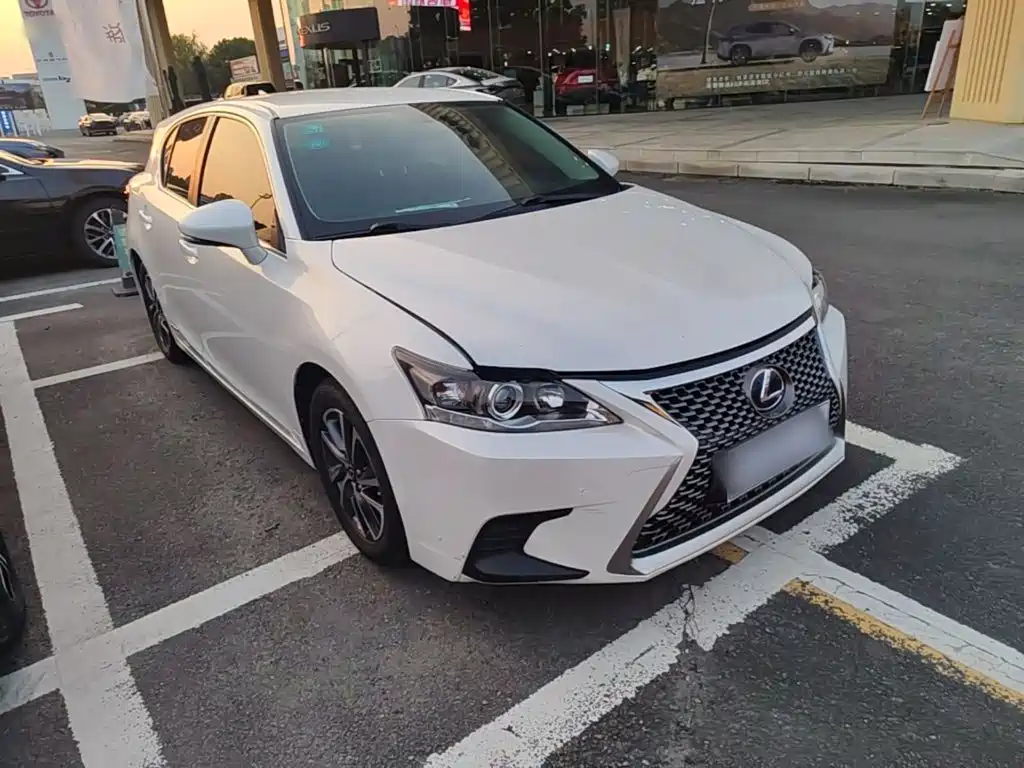 Lexus CT — миниатюра 4