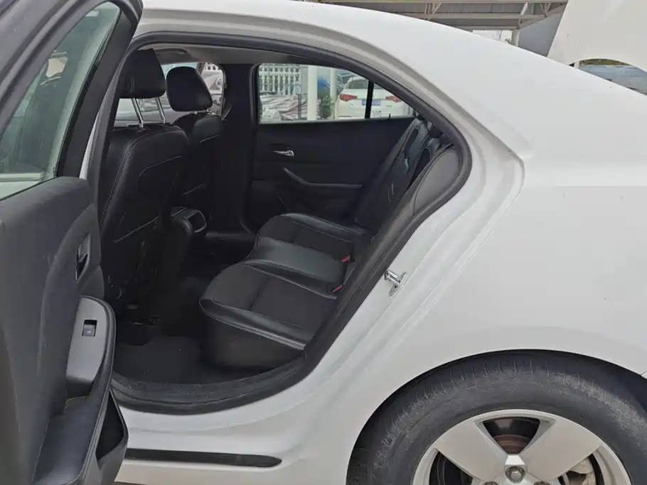 Chevrolet Malibu — миниатюра 11