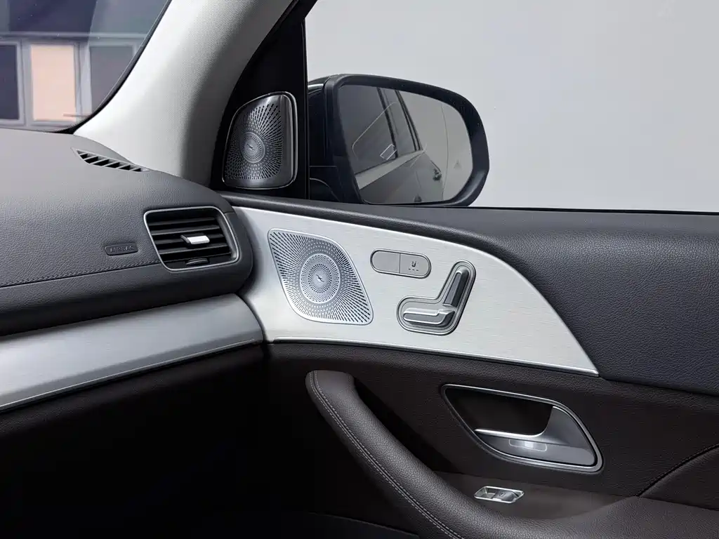 Mercedes-Benz GLE (Import) — миниатюра 21