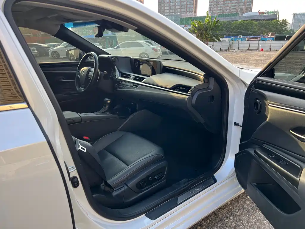 Lexus ES 2018 200 V