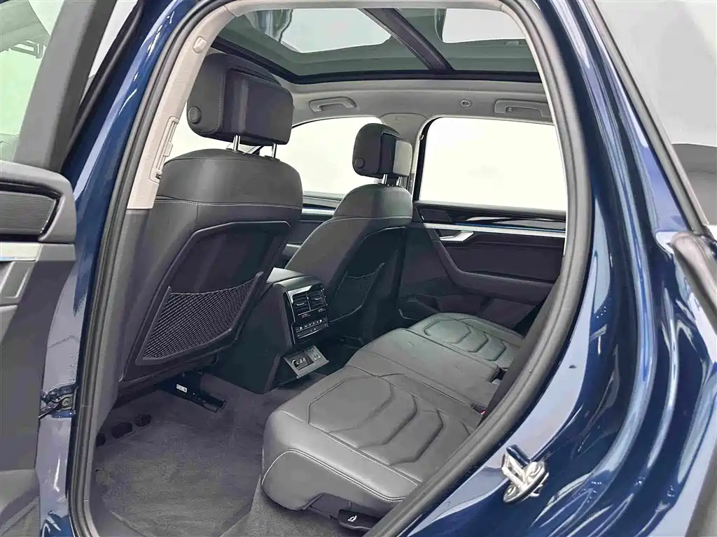 Volkswagen Touareg New Energy — миниатюра 22