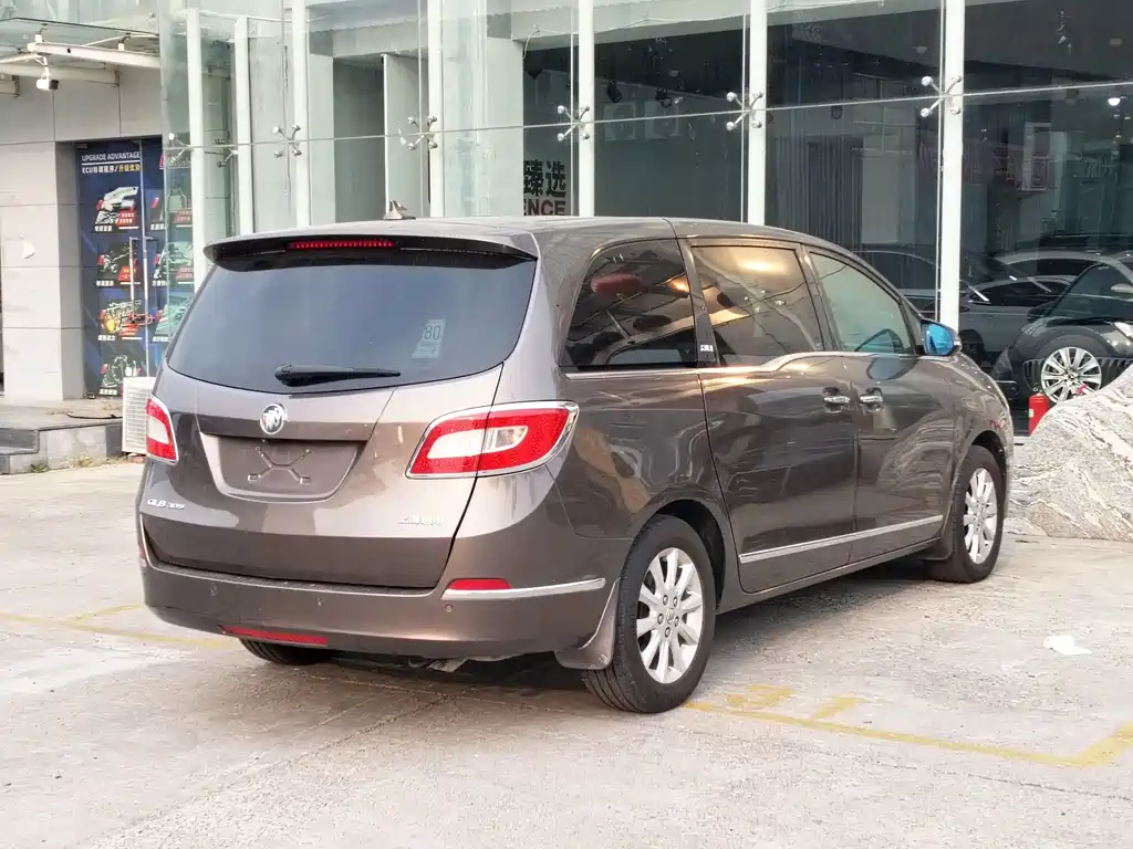 Buick GL8 — миниатюра 10