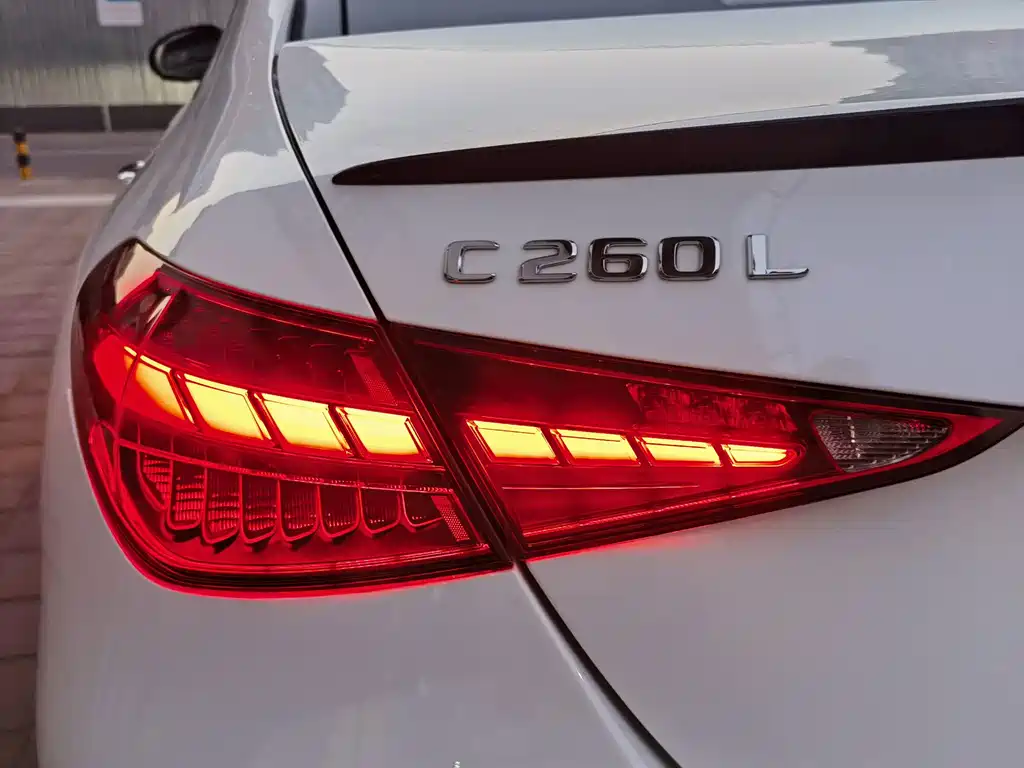 Mercedes-Benz C-Class — миниатюра 17