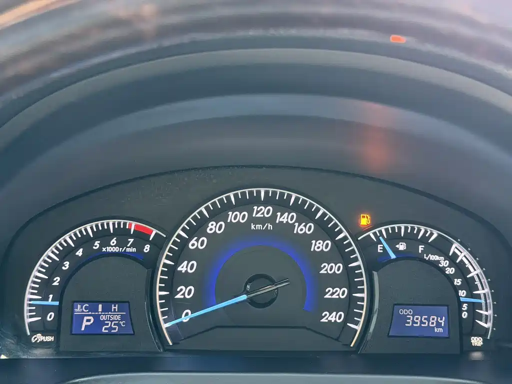 Toyota Camry — миниатюра 16