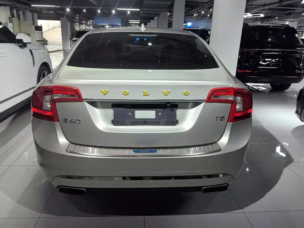 Volvo S60 — миниатюра 6