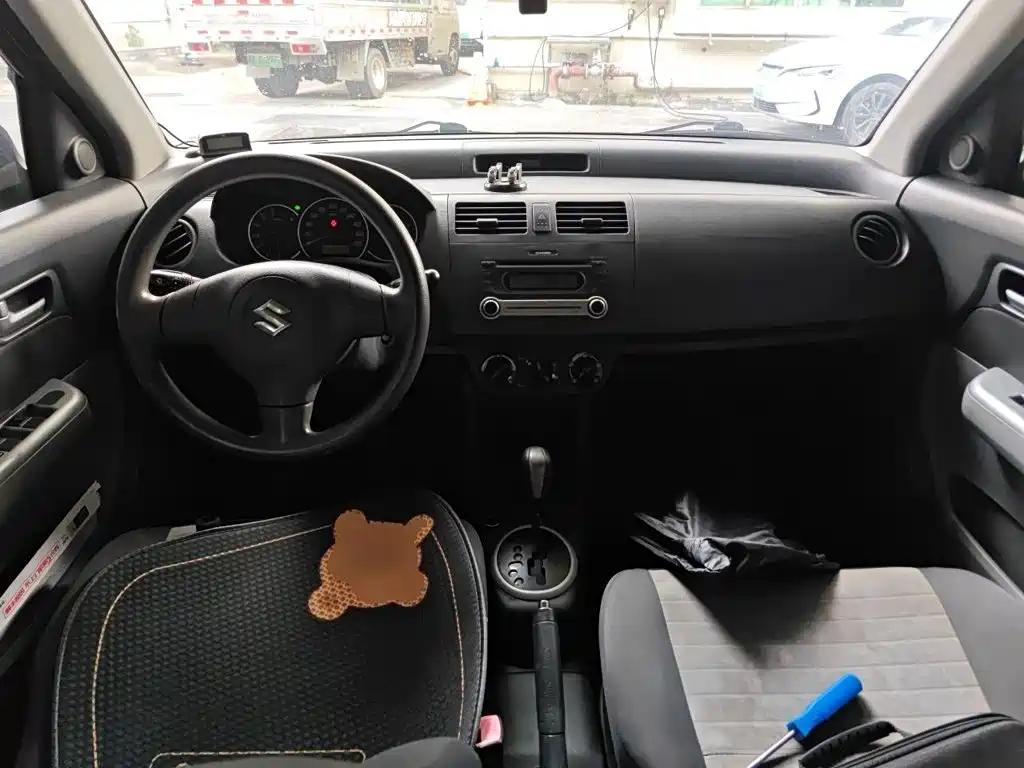 Suzuki Swift — миниатюра 10