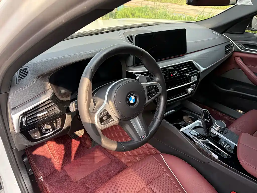 BMW 5 Series — миниатюра 25